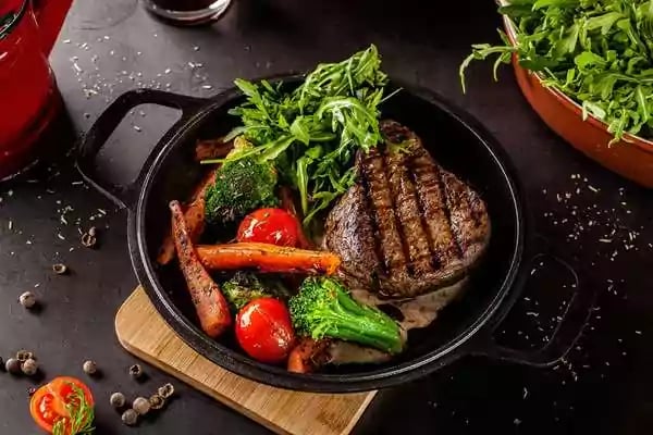 Steak with vegetables