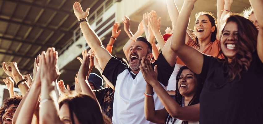 crowd cheering